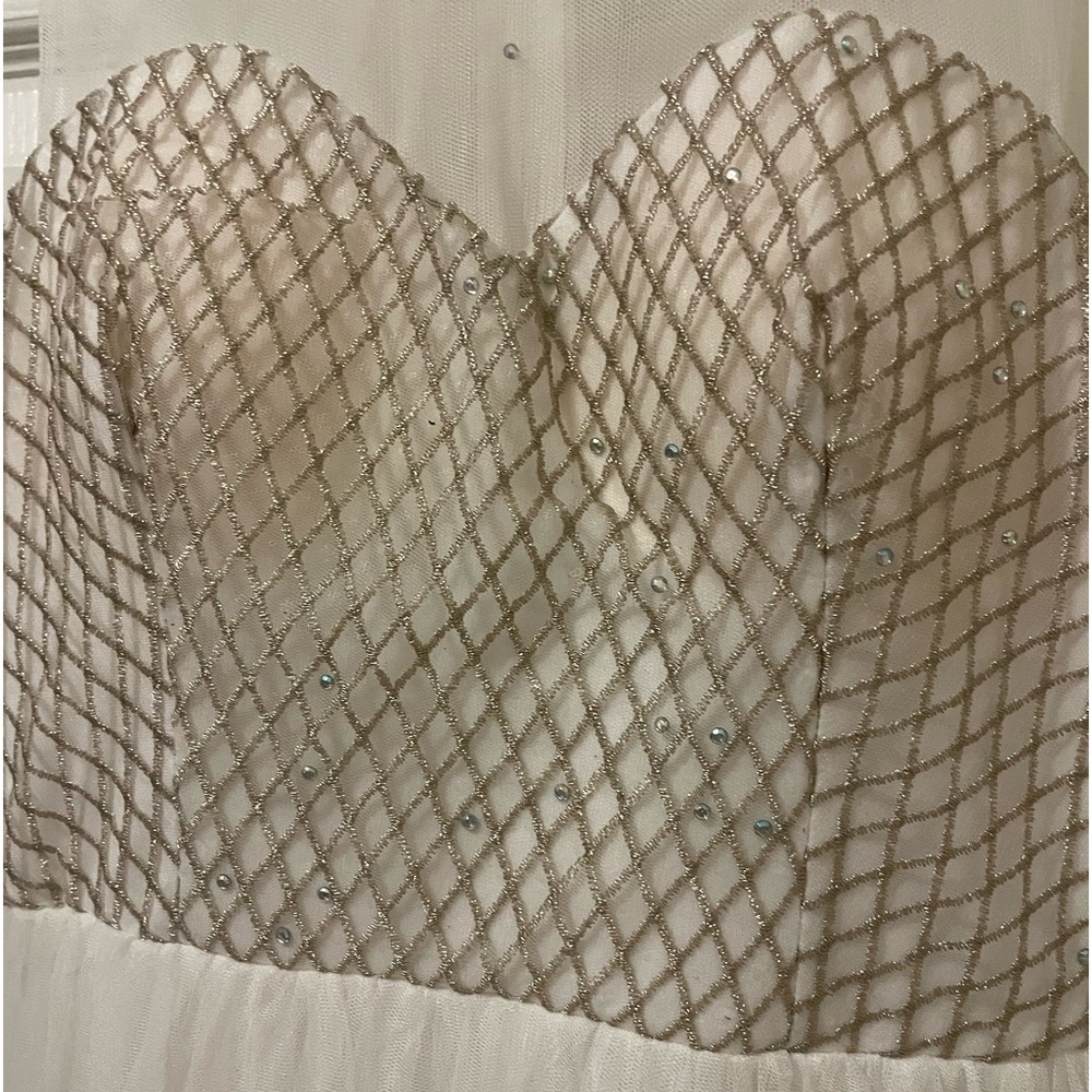 Size 7 Prom/ Evening gown. Off white with applied sparkles.